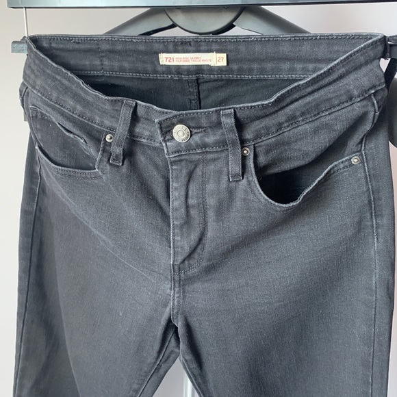 Levi’s 721 High Rise, Skinny Jean, Black Wash - Picture 3 of 5